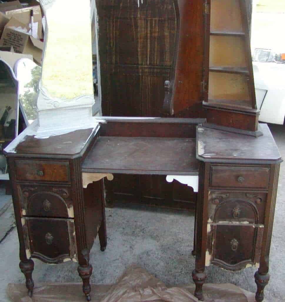 Antique makeup clearance dresser