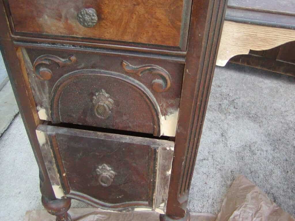 DIY Antique Vanity Makover