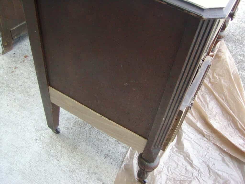 DIY Antique Vanity Makover